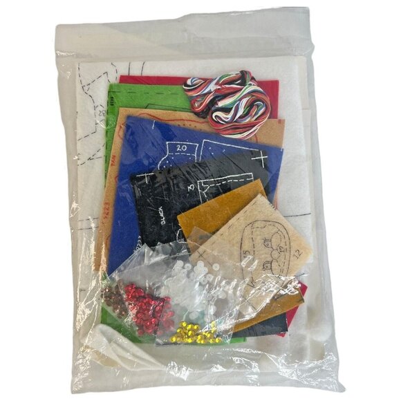 Hobby Kraft Storybook Christmas Felt Stocking Kit 9223 Santa & Teddy Bear 18" - Picture 3 of 4